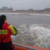 Surfer in problemen Katwijk